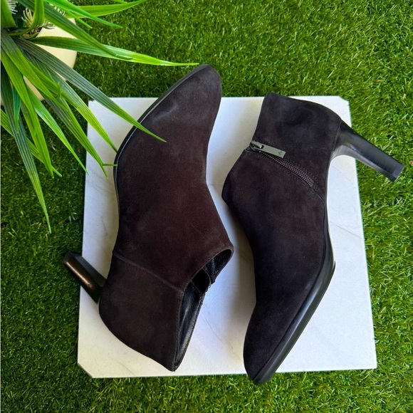 AQUATALIA  Dona Black Suede Ankle Boot size 9 - Picture 2 of 9